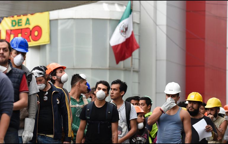 Renata es una mexicana más, de miles que ayudan a los damnificados del sismo.