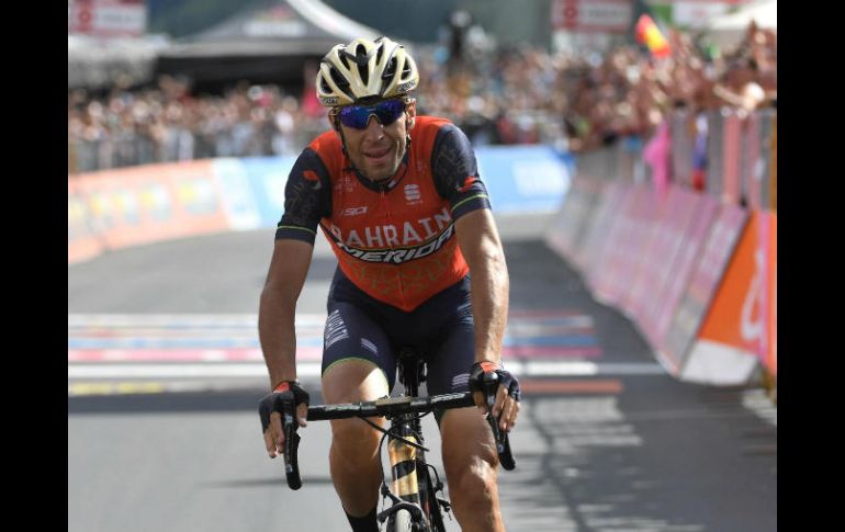 Nibali triunfó en la etapa reina del Giro del Centenario, en un intenso sprint. EFE / A. Di Meo