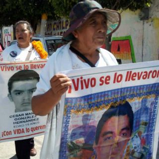 Familiares de desaparecidos bloquean Fiscalía en Veracruz
