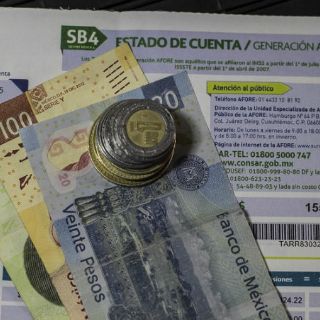Afores multadas deben dar la cara a sus clientes: Consar