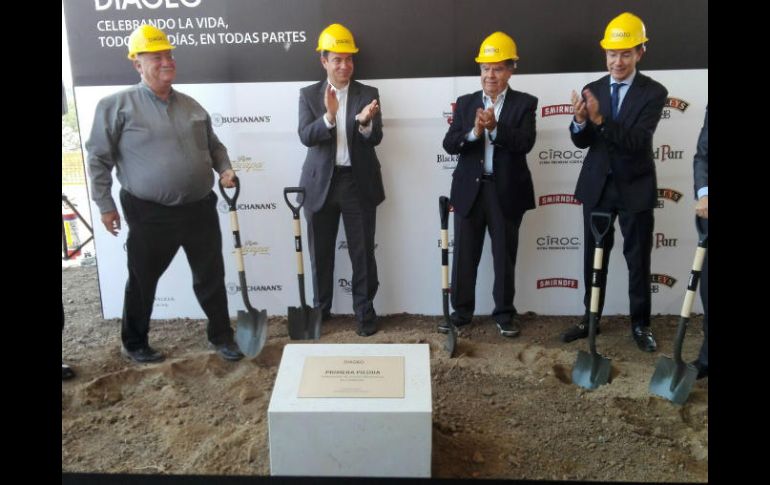 Imagen de la colocación de la primera piedra para ampliar dichas instalaciones. EL INFORMADOR / A. Hernández