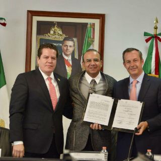 Aeroméxico y sobrecargos logran acuerdo salarial