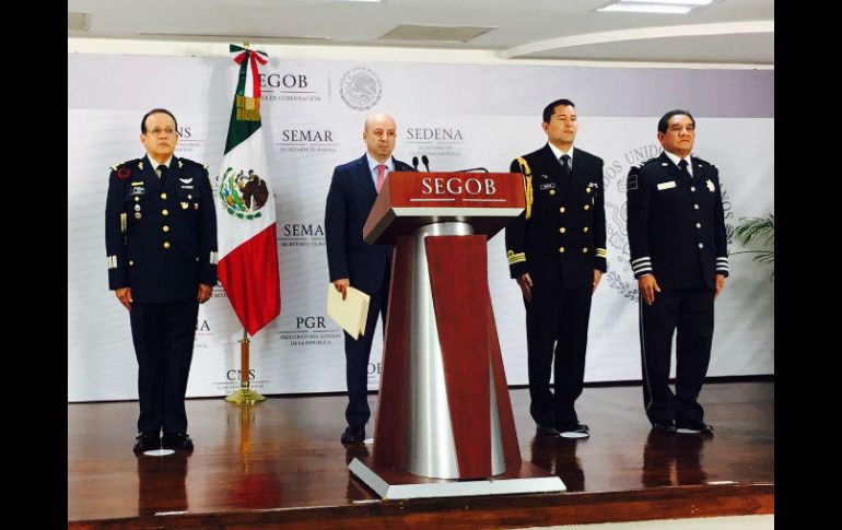 El comisionado Nacional de Seguridad, Renato Sales, señala que el arresto fue como resultado de los trabajos de inteligencia. TWITTER / @Segob