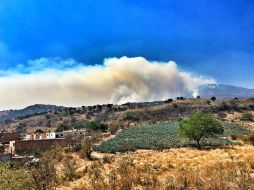 El humo llegó a la ZMG debido a las corrientes de aire que se presentaron esta misma tarde. TWITTER / @lirubis