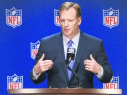 Roger Goodell. El comisionado de la NFL habla durante una conferencia de prensa en donde detalla los cambios aprobados. AP /