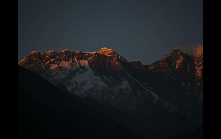 Con estos, se eleva a 10 el número de muertos en la temporada de escalada a la montaña más alta del mundo. AP / ARCHIVO