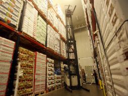 La información oportuna de comercio exterior de abril de 2017 indica un superávit comercial de 617 millones de dólares. EFE / ARCHIVO