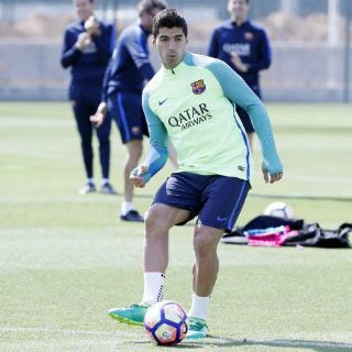 Luis Suárez se lesiona del muslo derecho