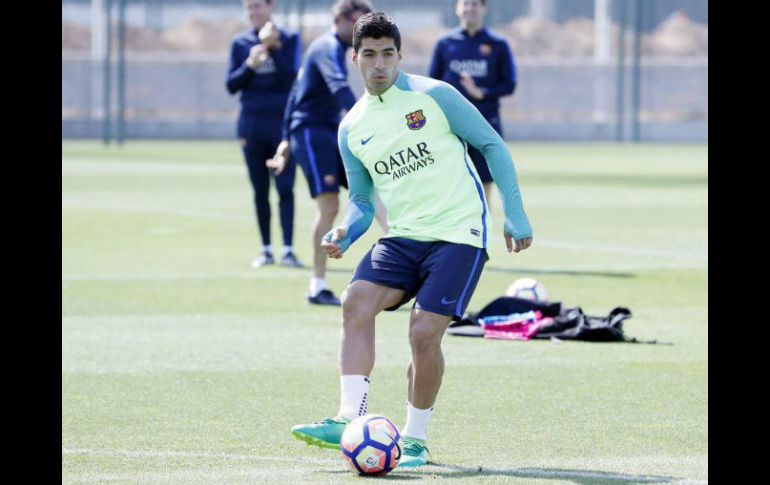 ''El tiempo de baja aproximado será de dos semanas'', señaló el Barça en un comunicado. TWITTER / @fcbarcelona