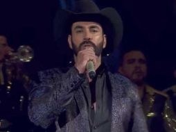 El también actor interpretó el tema 'Un amor como el nuestro'. YOUTUBE /