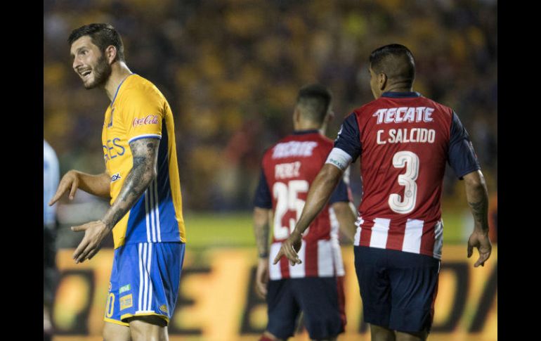 En los últimos minutos del partido Gignac anotó los dos goles para Tigres. MEXSPORT / J. Martinez