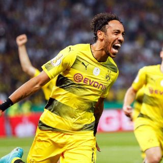 Dortmund gana Copa de Alemania ante Eintracht de Marco Fabián