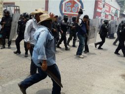 Se solicitó el apoyo de elementos policiacos porque los pobladores se concentraron frente al terreno para impedir obras en él. EFE / ARCHIVO