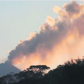 En las faldas del volcán