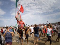El surfista de Puerto Escondido se dijo muy orgulloso de la medalla de oro para México. FACEBOOK / FEDERACIÓN MEXICANA DE SURFING