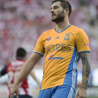 Gignac se va molesto con todos