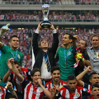 Peña Nieto felicita a las Chivas por su campeonato
