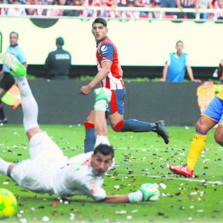 Chivas, 12 veces grande