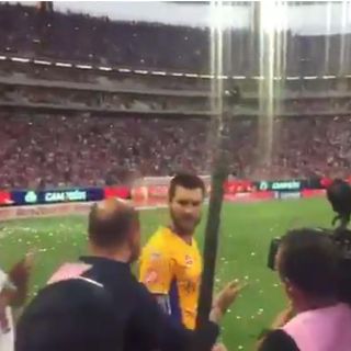 Acusan a Gignac de confrontar a reportero tras la final