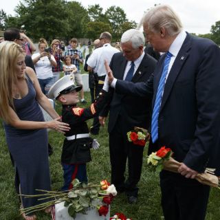 Trump declara el Día de los Caídos como el 'de la paz permanente'