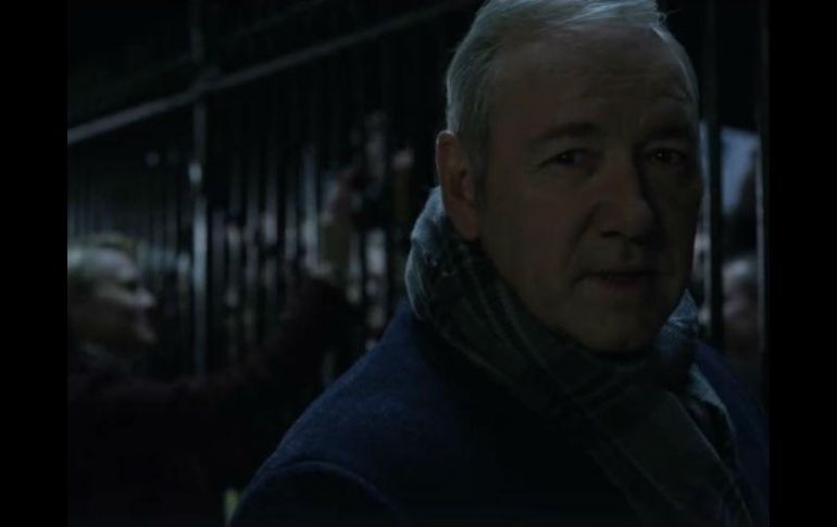 'No hay nada que temer' dice Frank mientras mira fijamente a la cámara, con esa mirada que anuncia que tiene un plan entre manos. FACEBOOK / House of Cards