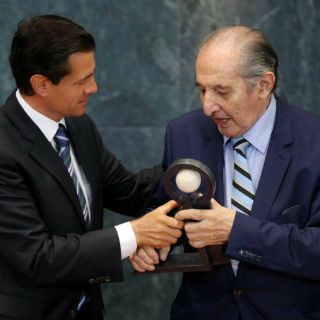 Peña Nieto promete apoyo a creadores artísticos del país