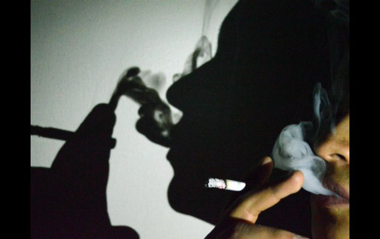 el fumador clasificado como intenso es aquel que consume de 10 a 20 cigarros por día. NTX / ARCHIVO