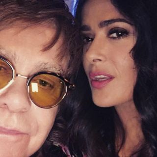 Salma Hayek se divierte con Elton John