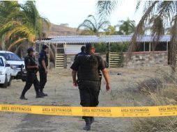 Policías de Tlajomulco, durante un operativo en el municipio. ESPECIAL / Archivo