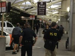 En las imágenes podía verse una fuerte presencia policial en el aeropuerto. TWITTER / @OrlandoPolice