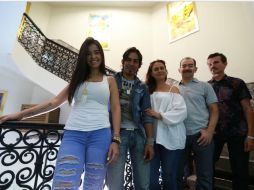 Elenco. De izquierda a derecha, Aleha Preciado, Alex Moran, Lucía Cortés, José Galindo y Gerko. EL INFORMADOR / F. Atilano