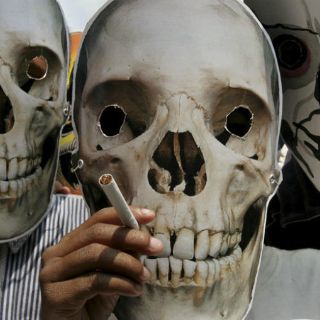 Niños de padres fumadores, los más afectados por humo