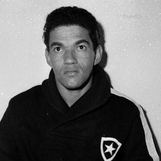 Cuerpo de 'Garrincha' desaparece de cementerio