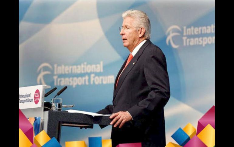 Gerardo Ruiz Esparza, secretario de Comunicaciones y Transporte, dijo que el transporte es un factor relevante del desarrollo mundial. TWITTER / @SCT_mx