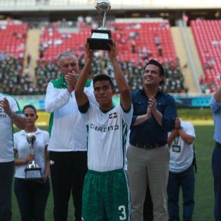 Chivas festeja el Centenario del Colegio Médico Militar