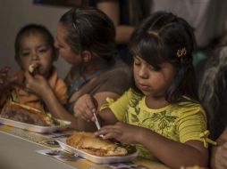 En total se estima que una persona necesita mil 400.27 pesos al mes para alimentarse dignamente. EL INFORMADOR / ARCHIVO