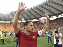 La UEFA elogia la ''fantástica carrera'' del italiano, así como su ''lealtad y dedicación'' a la Roma, el equipo de su ciudad natal. TWITTER / @OfficialASRoma