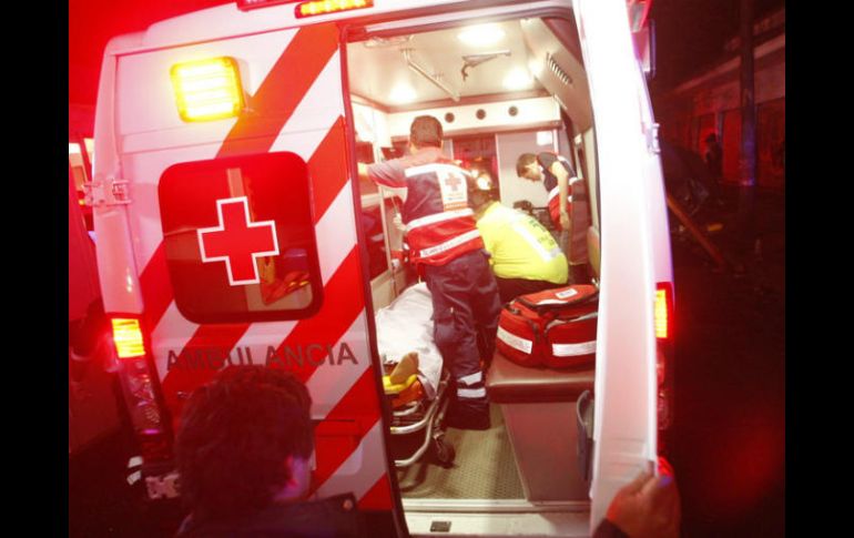El edil es trasladado por una ambulancia al hospital para su atención, donde se reporta fuera de peligro. EL INFORMADOR / ARCHIVO
