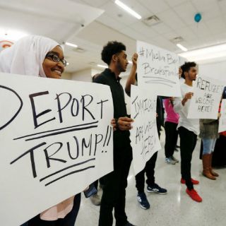 Pence, 'confiado' en que Supremo desbloqueará veto migratorio