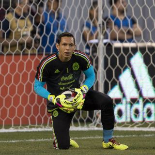 Rodolfo Cota se encuentra en debut en el Tri con Oswaldo Sánchez