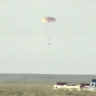 La nave Soyuz MS-03 aterriza con éxito en la estepa kazaja