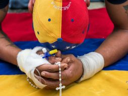 Con esta muerte, ascienden a 63 la cifra de víctimas mortales que ha dejado las violentas manifestaciones en Venezuela. EFE / M. Gutiérrez