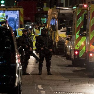 Peña Nieto condena actos de violencia en Londres