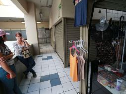 Locatarios del mercado Lázaro Cárdenas trabajaron sin luz. EL INFORMADOR / ARCHIVO