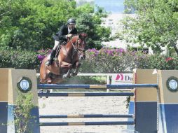 Ganador. A lomos de 'Bon Ami', Rodrigo Gómez se proclamó vencedor de la prueba libre con obstáculos a 1.40 metros de altura. EL INFORMADOR / A. Camacho