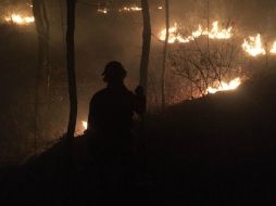 En la zona trabajan 48 personas, con ocho vehículos terrestres y el helicóptero estatal Colibrí. ESPECIAL /