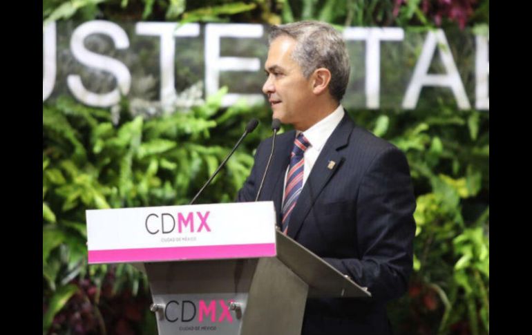 Mancera viajará acompañado por la gobernadora de Sonora, Claudia Pavlovich. TWITTER / @ManceraMiguelMX