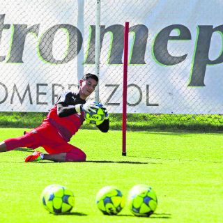 Erpen y Rodríguez regresarían; Ustari transferible