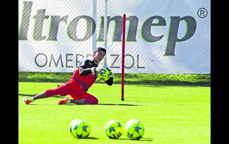 Óscar Ustari. Para sorpresa de algunos, el portero argentino podría abandonar el Atlas. EL INFORMADOR / M. Vargas