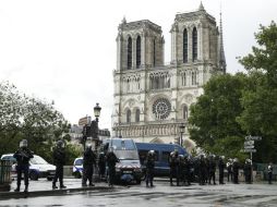 Las inmediaciones de la catedral parisina se encuentran resguardadas tras la agresión. EFE / Y. Valat